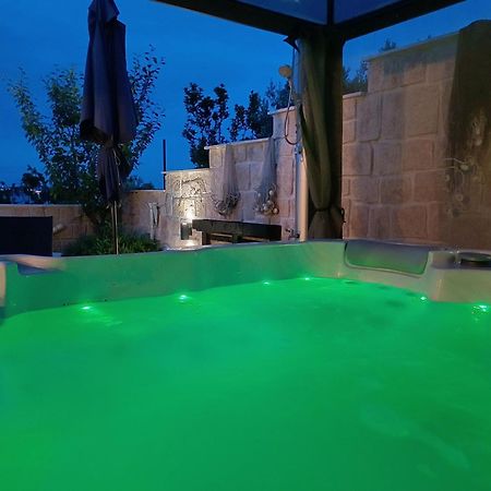Luxury Sunrise Jacuzzi Apts, 50 M From The Beach Kali Buitenkant foto