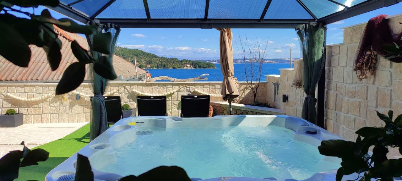 Luxury Sunrise Jacuzzi Apts, 50 M From The Beach Kali Buitenkant foto
