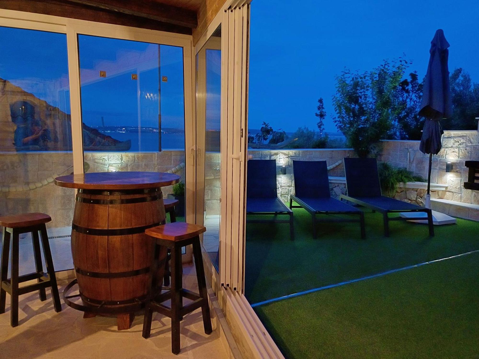 Luxury Sunrise Jacuzzi Apts, 50 M From The Beach Kali Buitenkant foto
